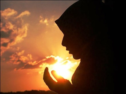 muslim-woman-praying.jpg